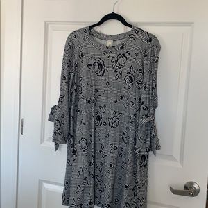 Ladies Houndstooth and Roses Tunic